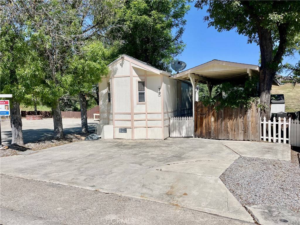 Paso Robles, CA 93446,2181 Yellow Gold CIR