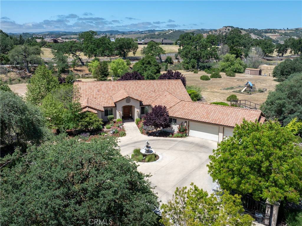 1185 Beaver Creek LN Paso Robles, CA 93446