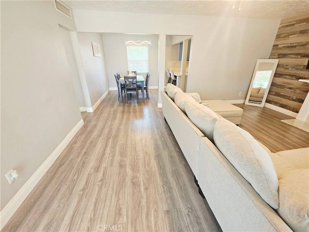 Bakersfield, CA 93304,2124 Shamrock WAY