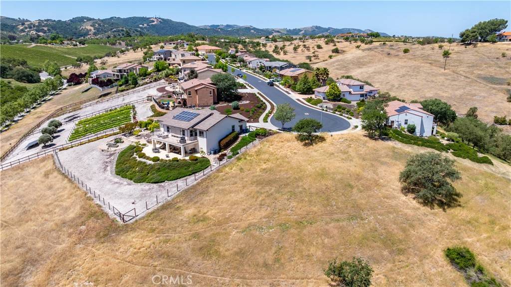 437 Calle Alto ST Paso Robles, CA 93446