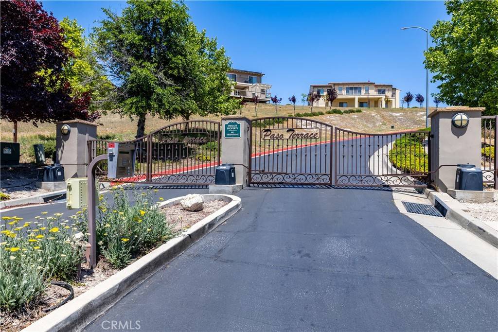 Paso Robles, CA 93446,437 Calle Alto ST