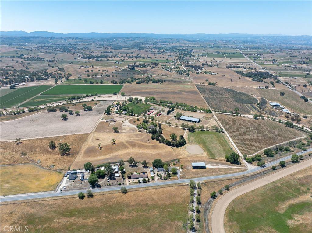 Paso Robles, CA 93446,8455 Creston RD