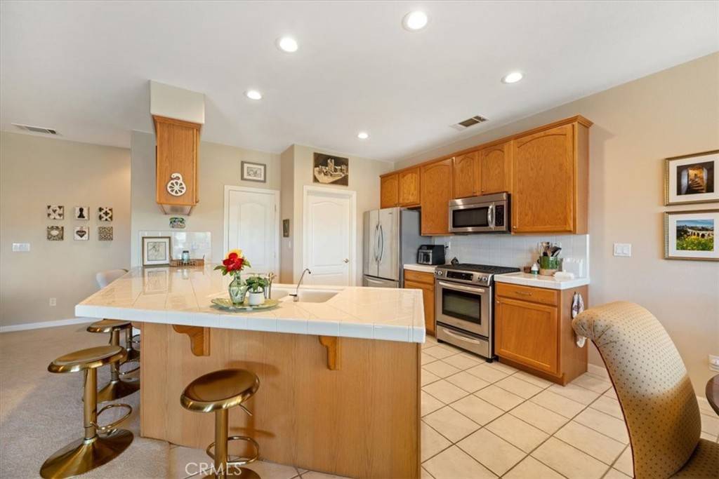796 Angus ST Paso Robles, CA 93446