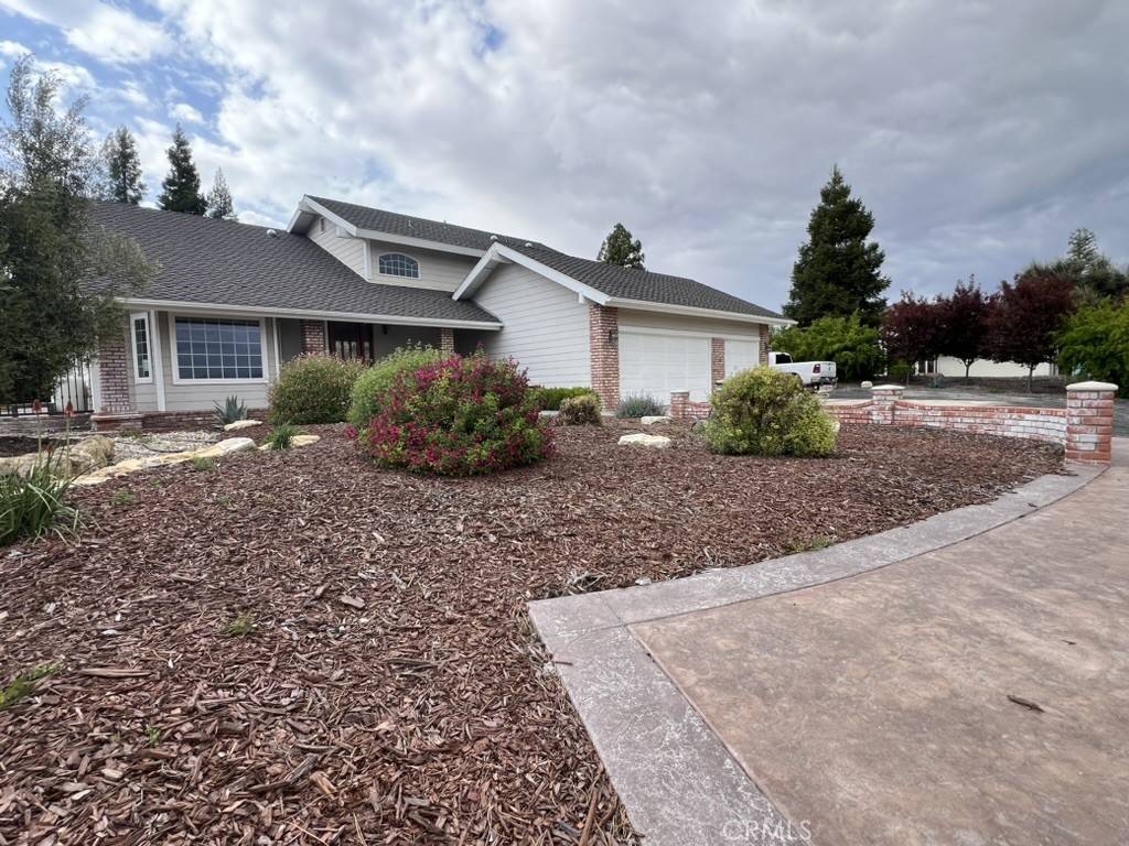 Paso Robles, CA 93446,833 Rolling Hills RD
