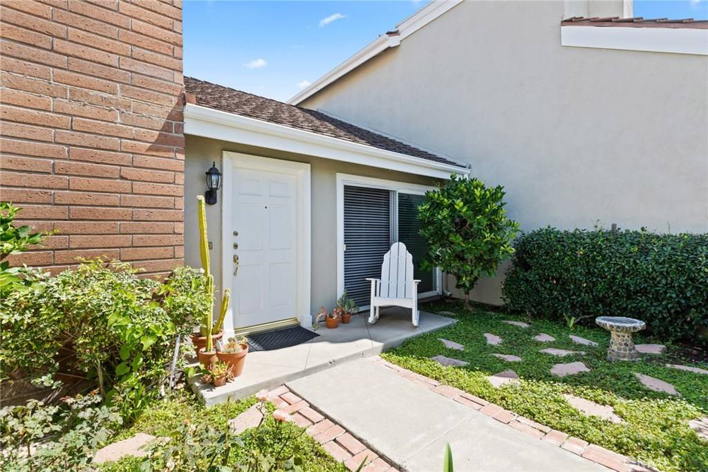 Irvine, CA 92604,11 Pebblewood