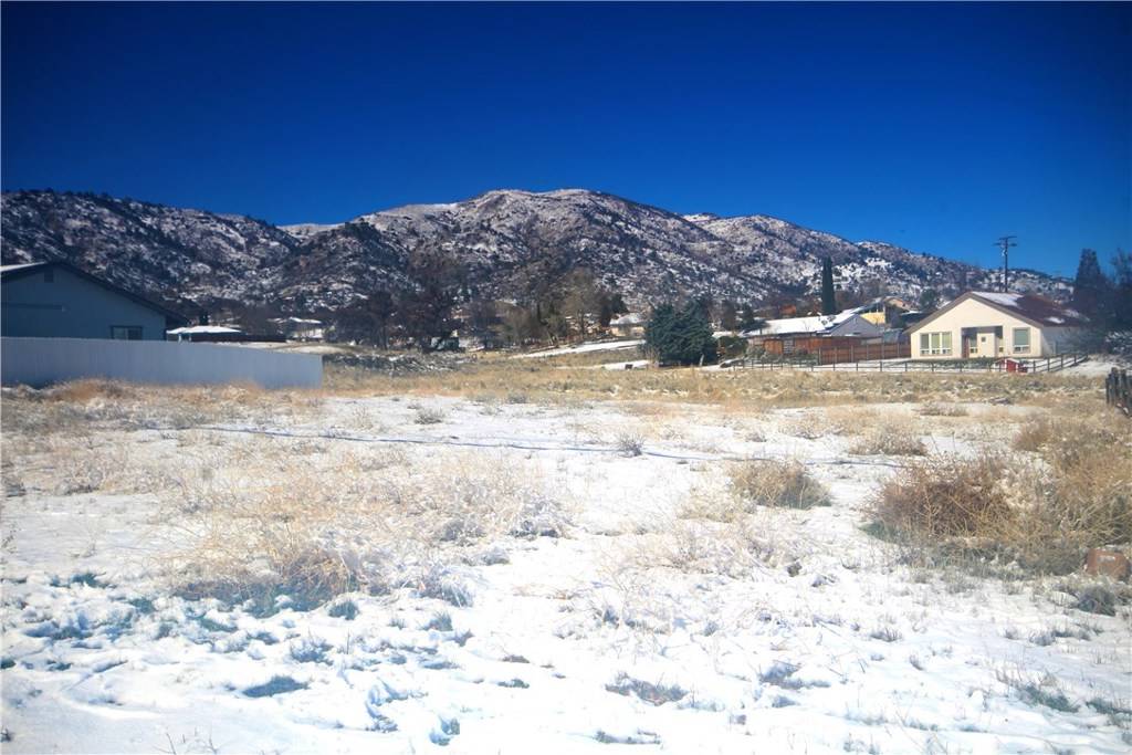 Tehachapi, CA 93561,20821 Country Club DR