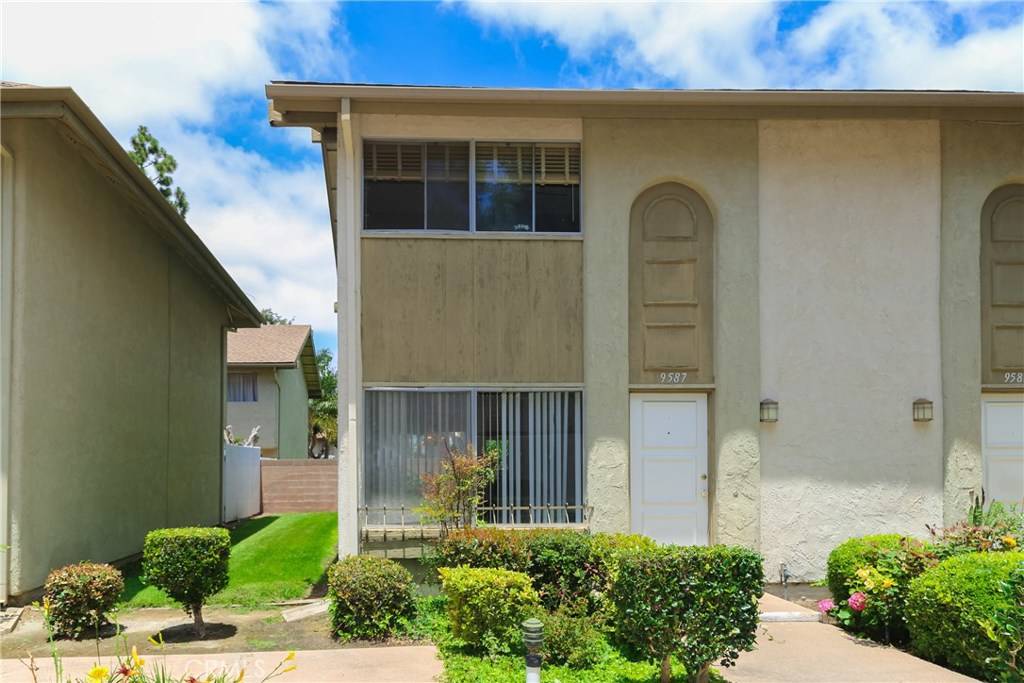 Huntington Beach, CA 92646,9587 PETTSWOOD DR