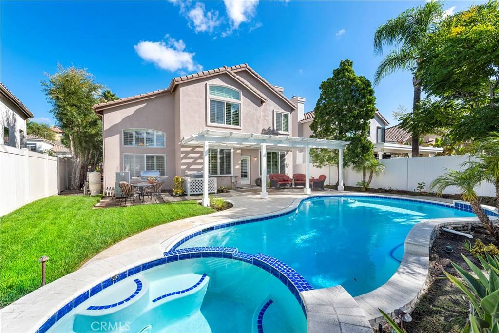 Rancho Santa Margarita, CA 92688,22 Via Anadeja