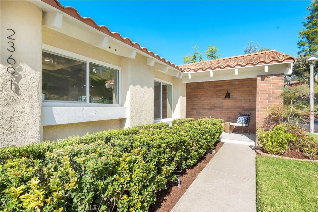 Mission Viejo, CA 92692,23691 Via Storni