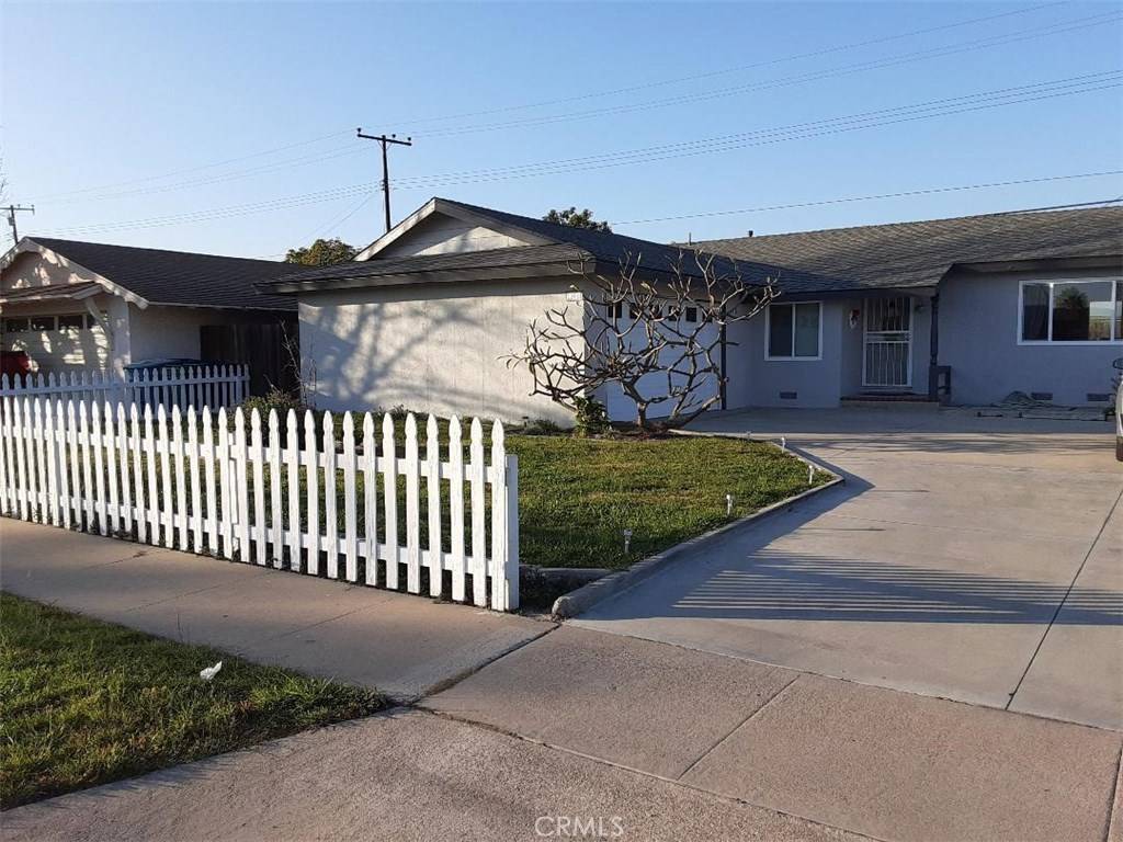 Westminster, CA 92683,10451 Mast AVE