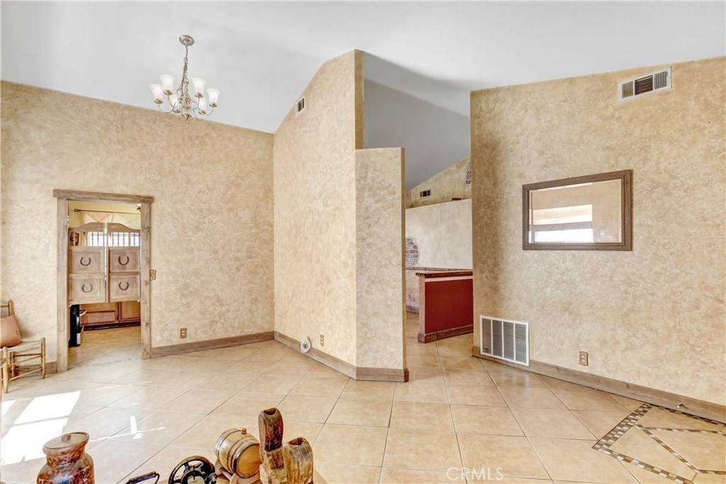 Perris, CA 92571,2584 Spectacular Bid ST