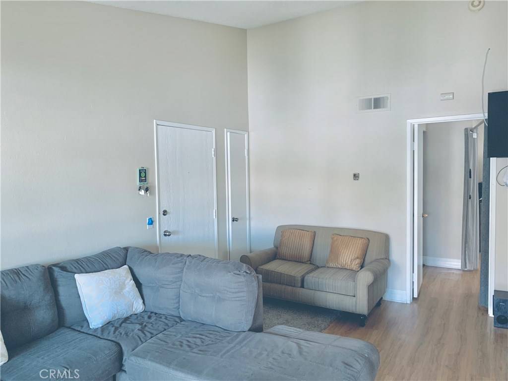 Lake Forest, CA 92630,23216 Orange AVE #4