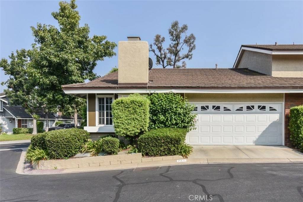 Irvine, CA 92614,73 Weepingwood #40