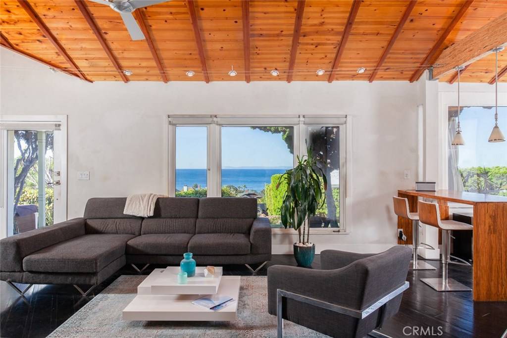 Laguna Beach, CA 92651,445 Hilledge DR