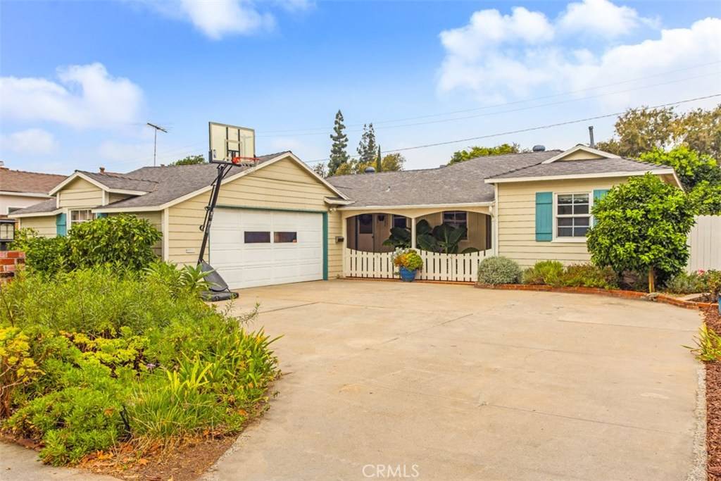 Santa Ana, CA 92706,523 W Park LN