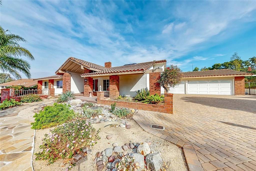 Anaheim Hills, CA 92807,266 S Via Montanera