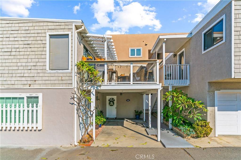 Sunset Beach, CA 90742,16472 24th St