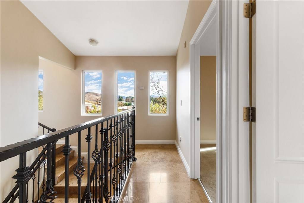 Agoura Hills, CA 91301,5241 Colodny DR #101