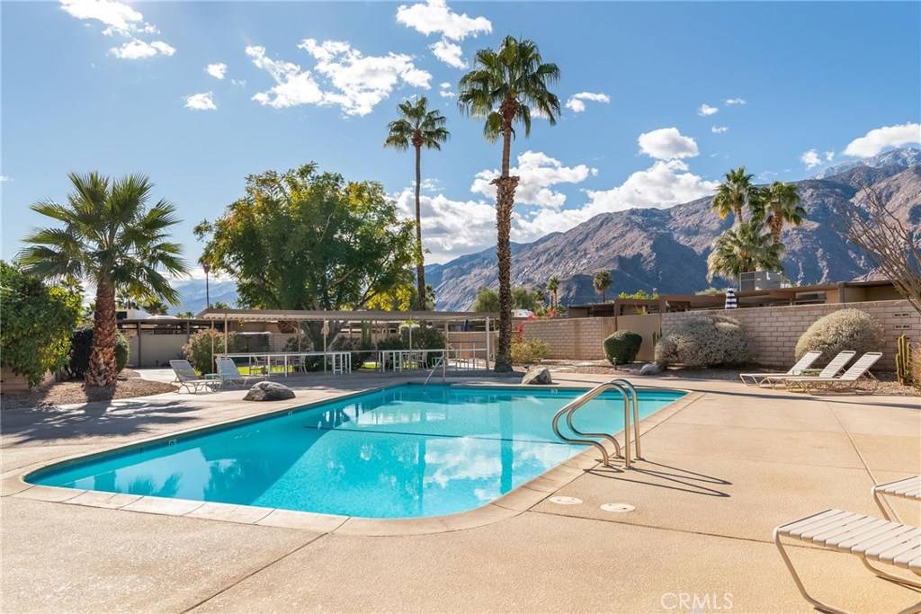 Palm Springs, CA 92262,753 E Louise DR