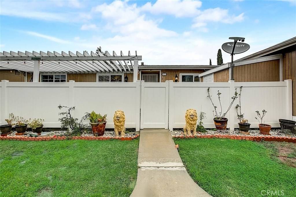 Laguna Hills, CA 92653,25842 Via Lomas #47