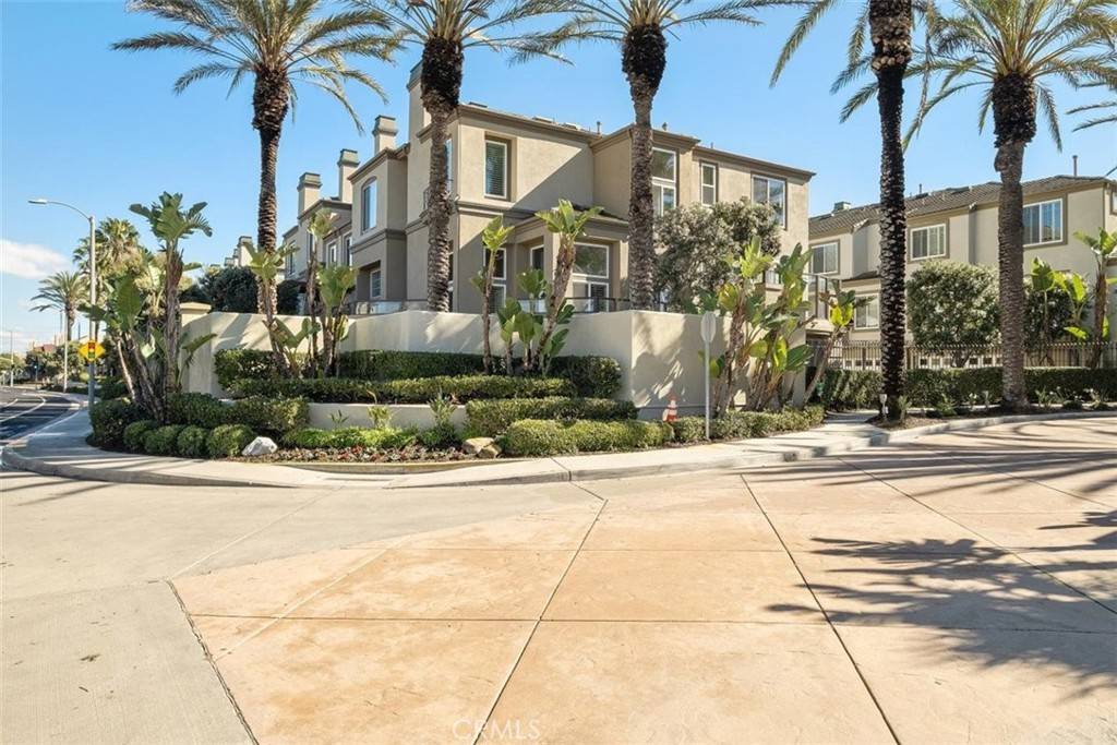 Huntington Beach, CA 92648,6241 Surfcove CIR