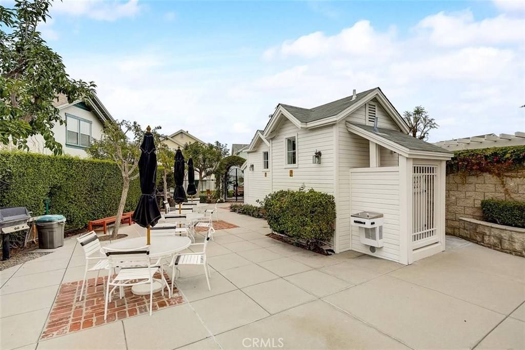 Brea, CA 92821,233 Honeysuckle LN