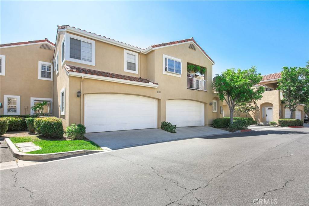 Tustin, CA 92782,2338 Paseo Circulo