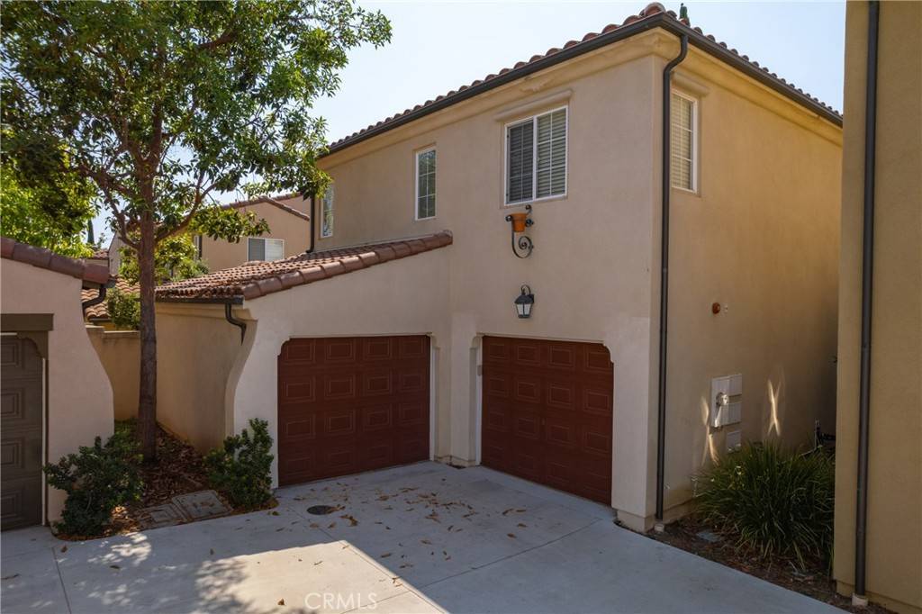 Irvine, CA 92620,106 Chantilly