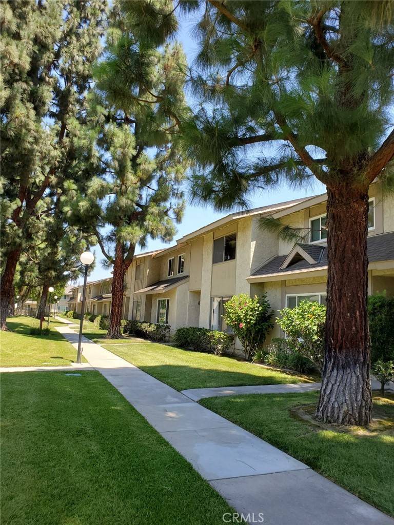 South Gate, CA 90280,5950 Imperial #20