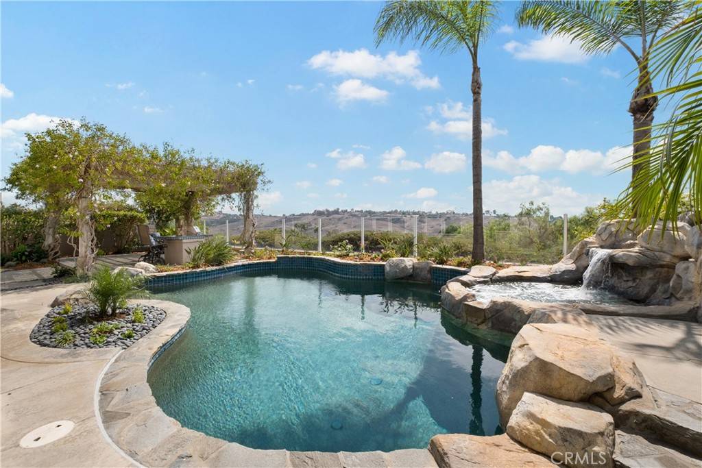 Laguna Niguel, CA 92677,24 Salermo