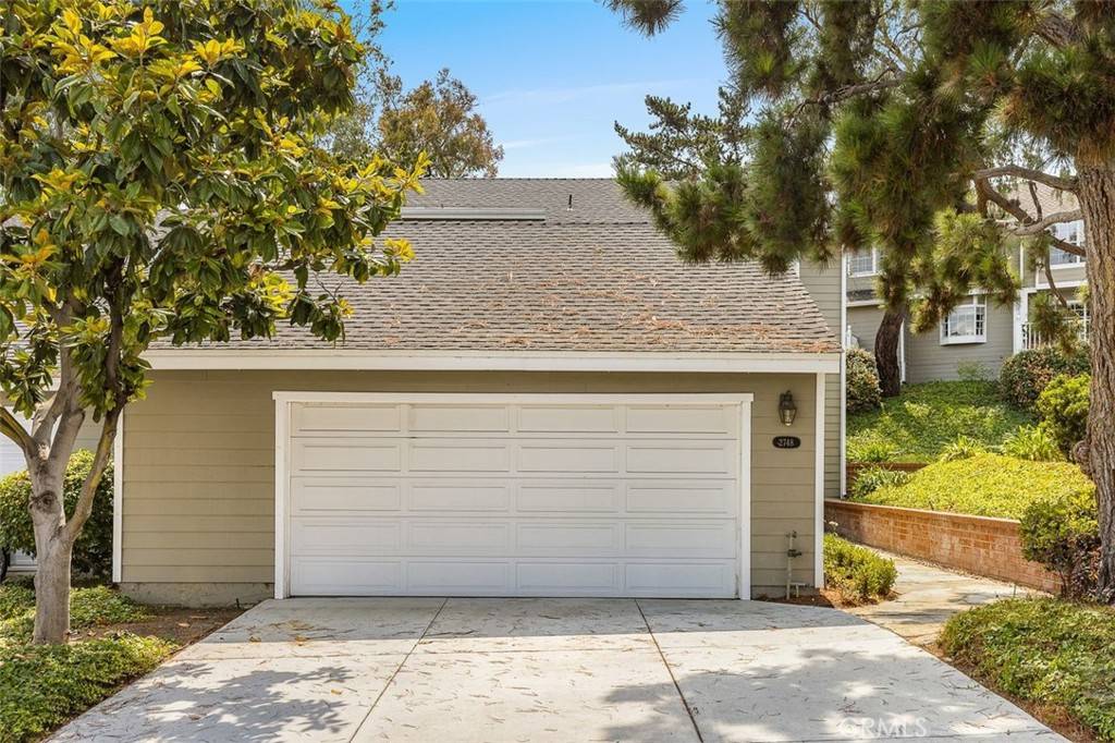 Newport Beach, CA 92660,2748 Hillview