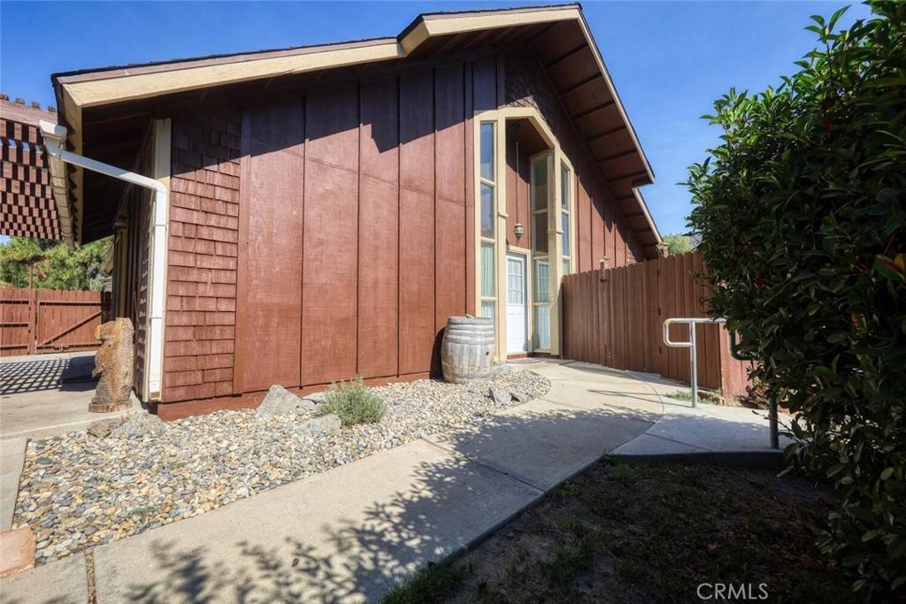 Tehachapi, CA 93561,102 Meadow Lakes Drive