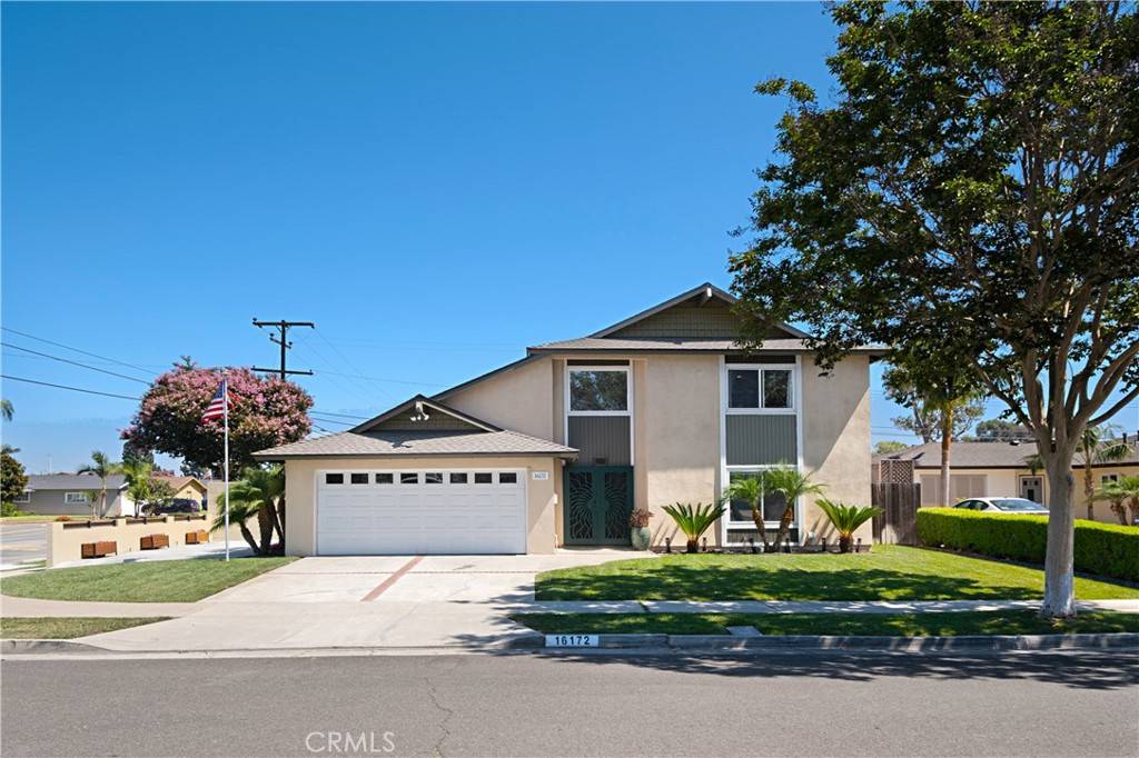 Huntington Beach, CA 92647,16172 Howland LN