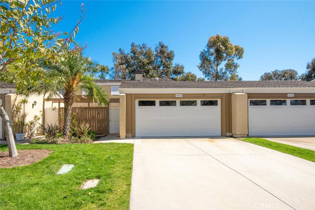 Huntington Beach, CA 92648,19737 Shorecliff LN