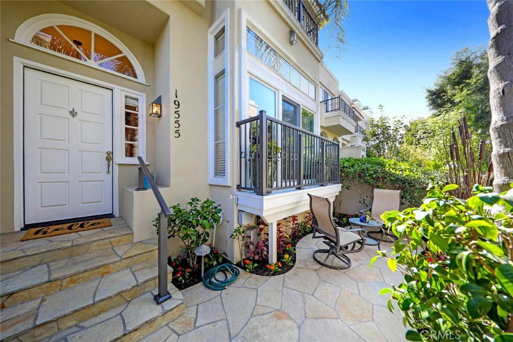 Huntington Beach, CA 92648,19555 Grandview CIR