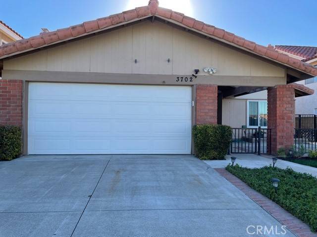 Irvine, CA 92606,3702 Blackthorn ST