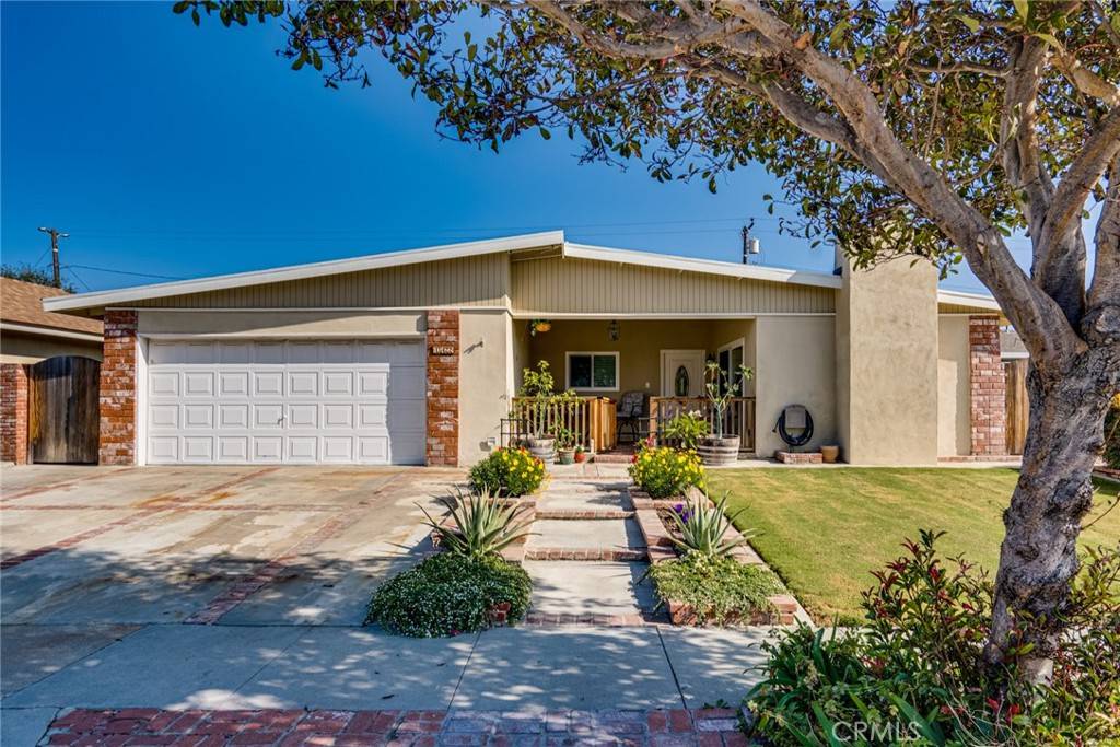 Huntington Beach, CA 92647,15422 Norwich CIR