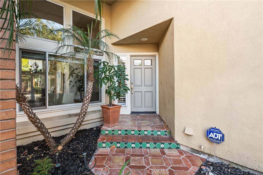 San Clemente, CA 92672,1216 Via Visalia