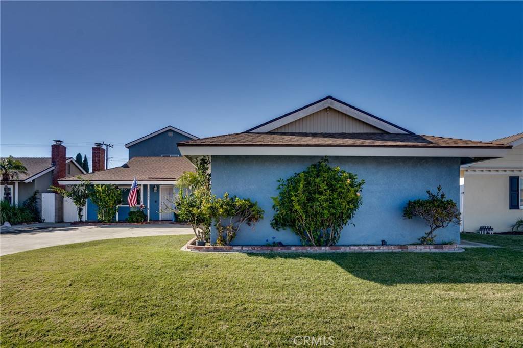 Huntington Beach, CA 92647,17151 Hague LN