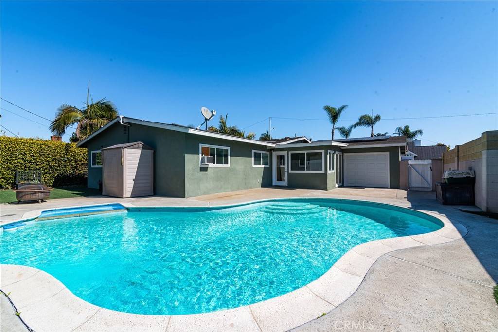 Huntington Beach, CA 92647,15311 Yorkshire LN