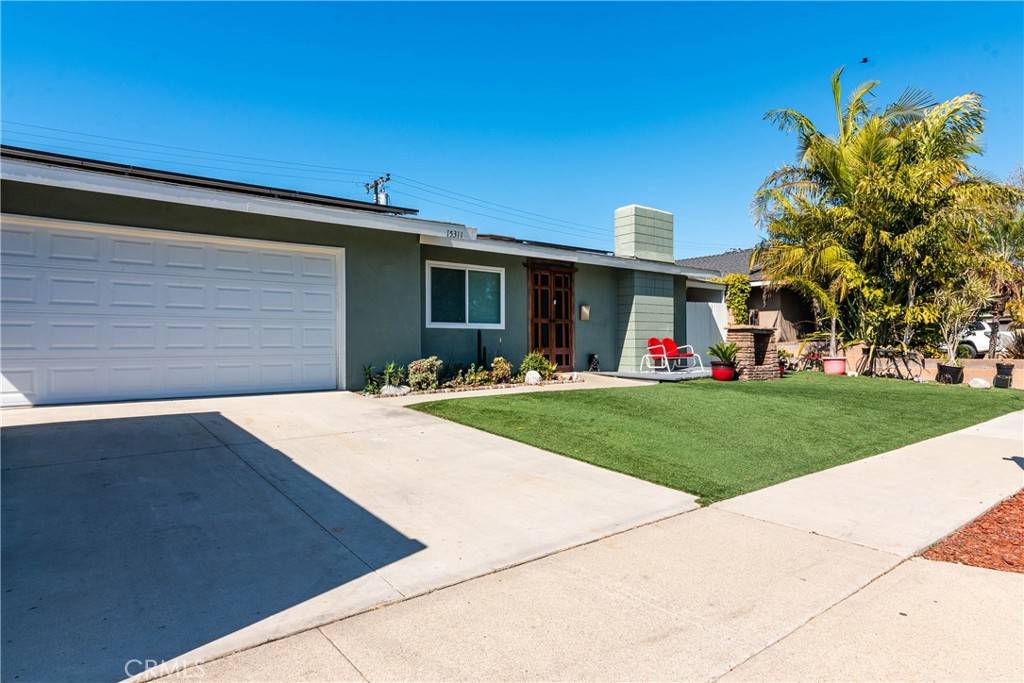 Huntington Beach, CA 92647,15311 Yorkshire LN