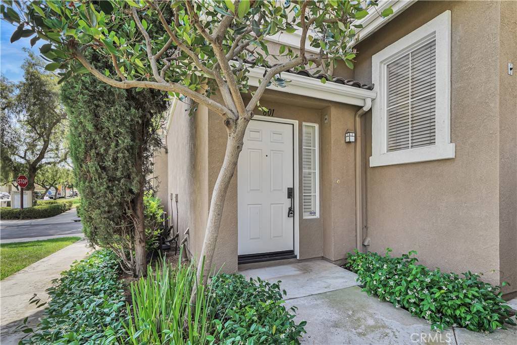 Irvine, CA 92618,801 Maplewood