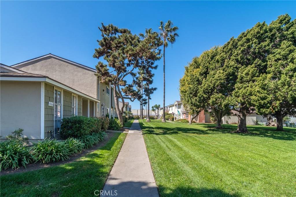 Huntington Beach, CA 92646,8151 Woolburn DR