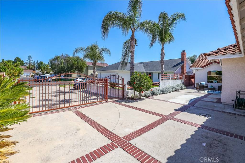 Laguna Hills, CA 92653,22305 Savona