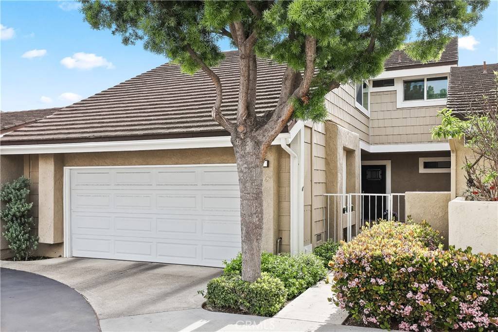 Irvine, CA 92604,7 Greenbriar #29