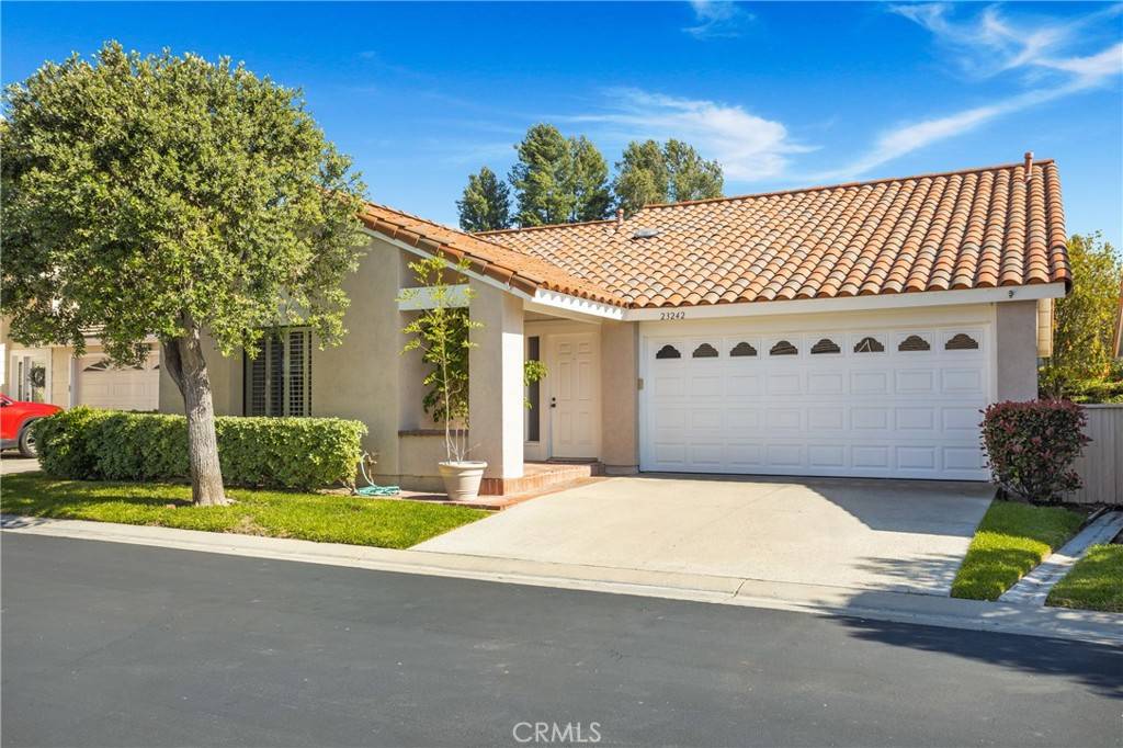 Mission Viejo, CA 92692,23242 Villena