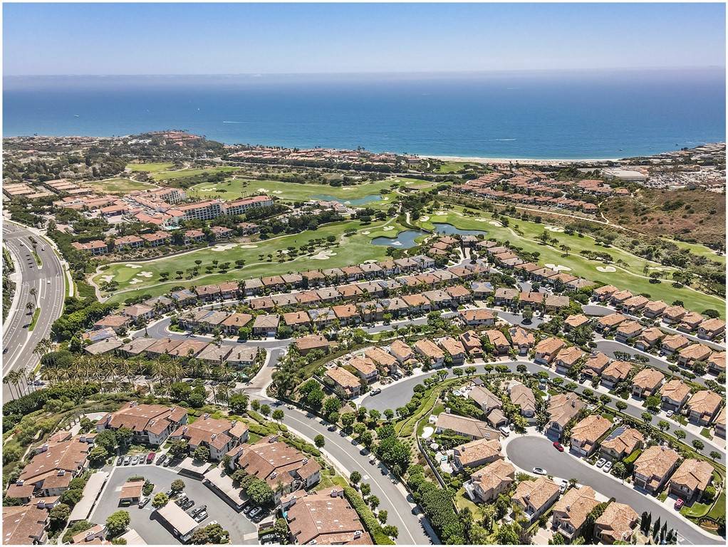 Dana Point, CA 92629,74 Corniche DR #D