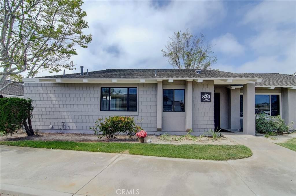 Huntington Beach, CA 92646,8566 Trinity CIR #820A