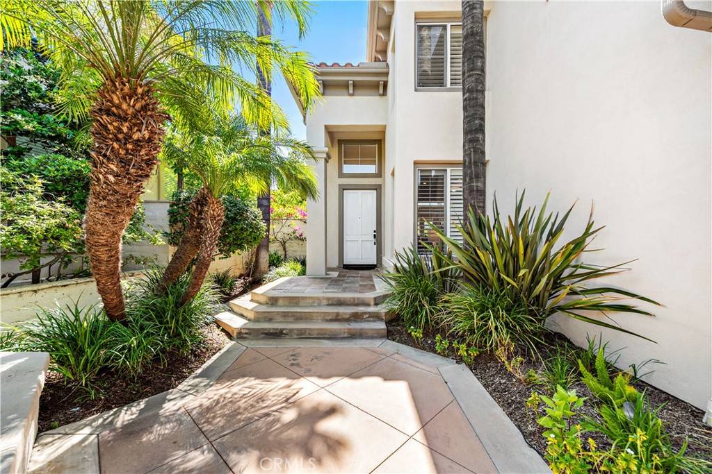 Tustin, CA 92782,2326 Pinehurst DR