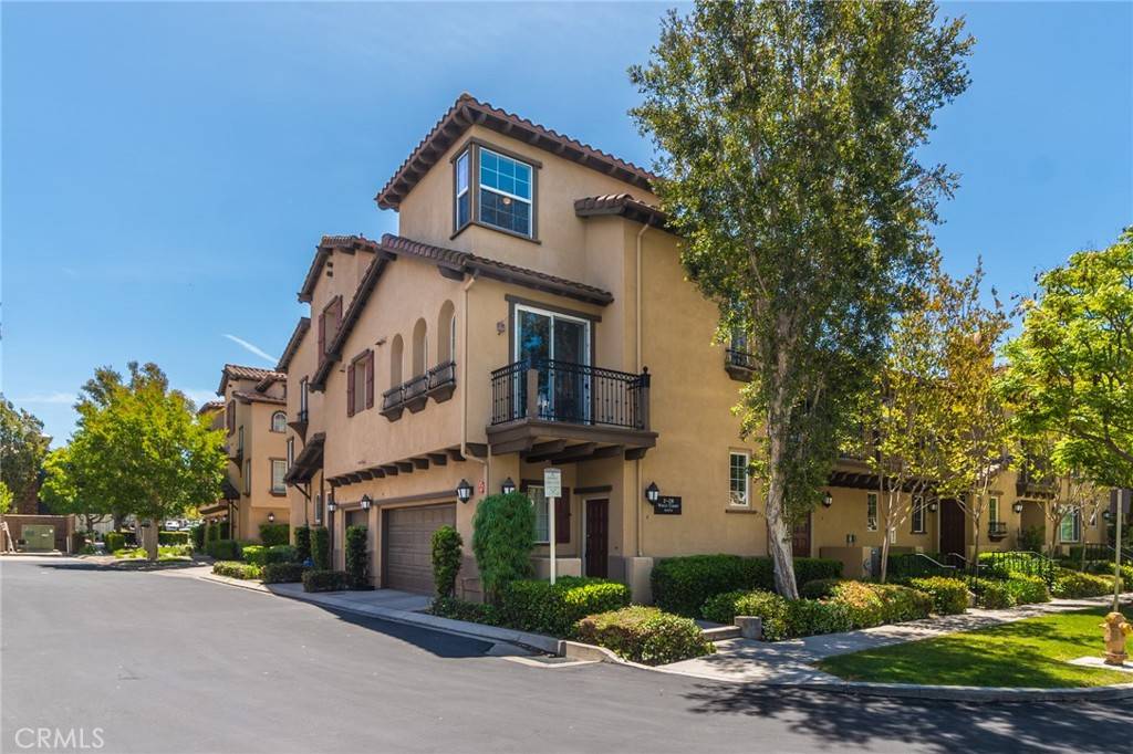 Ladera Ranch, CA 92694,4 Vinca CT